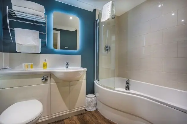 Classic Tek Büyük Yataklı Oda