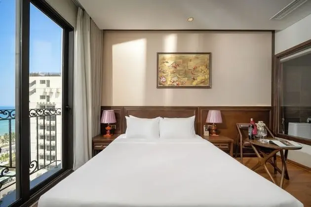 Deluxe Tek Büyük Yataklı Oda, Balkon, Deniz Manzaralı