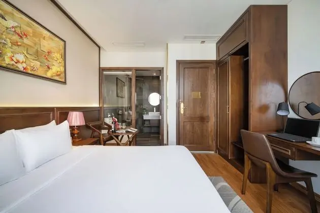 Deluxe Tek Büyük Yataklı Oda, Balkon, Deniz Manzaralı