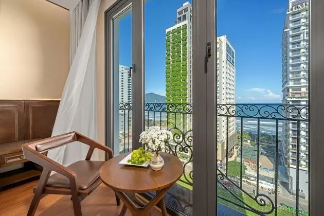 Deluxe Tek Büyük Yataklı Oda, Balkon, Deniz Manzaralı