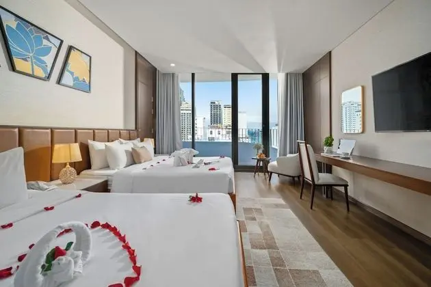 Deluxe Balcony Sea View include Afternoon Tea