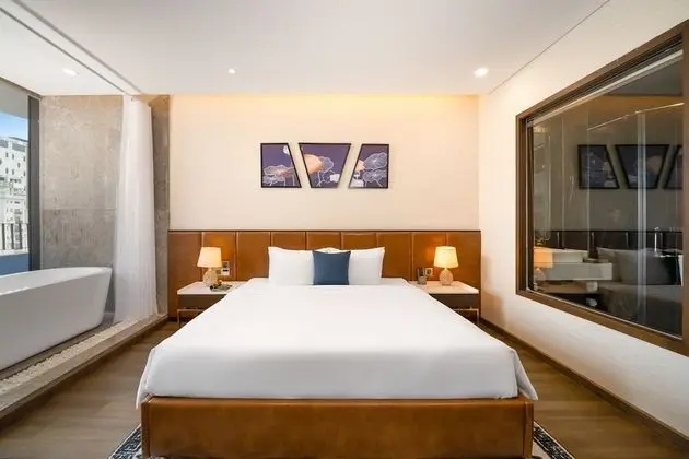 Deluxe Tek Büyük Yataklı Oda, Küvet, Deniz Manzaralı