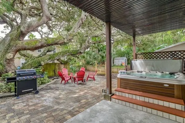 Ev (Golden Mile Beach Retreat)
