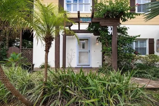 Ev (Golden Mile Beach Retreat)