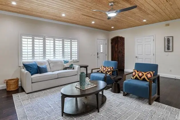 Ev (Golden Mile Beach Retreat)
