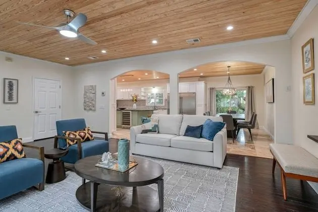 Ev (Golden Mile Beach Retreat)