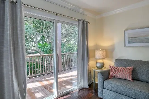 Ev (Golden Mile Beach Retreat)