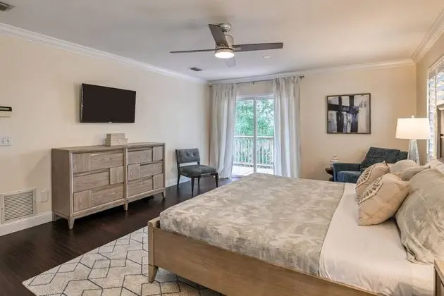Ev (Golden Mile Beach Retreat)