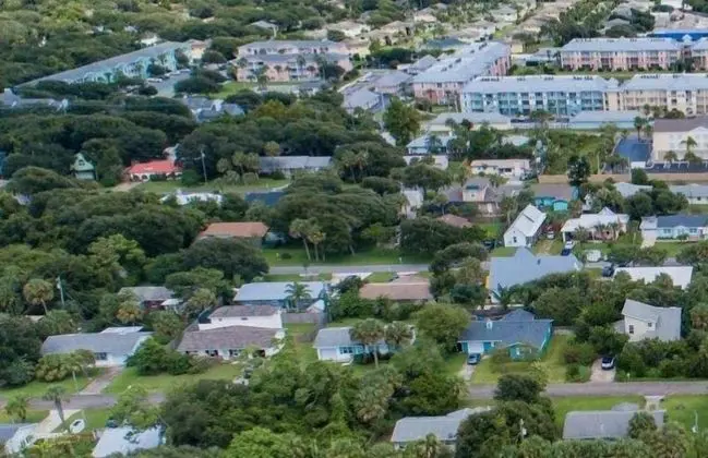 Ev (Golden Mile Beach Retreat)