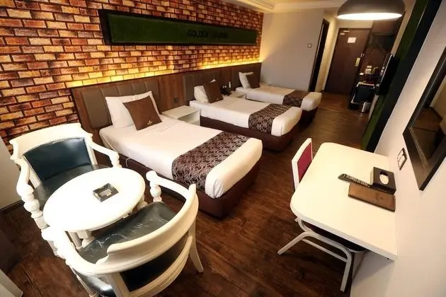 Deluxe Üç Kişilik Oda