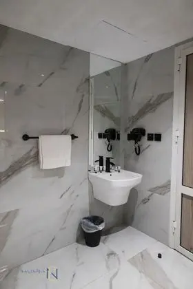 Deluxe Tek Büyük Yataklı Oda, 1 Çift Kişilik Yatak, Mutfak, Şehir Manzaralı