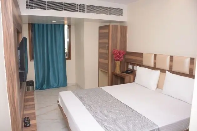 Deluxe Üç Kişilik Oda, 2 Yatak Odası, Özel Banyo, Şehir Manzaralı