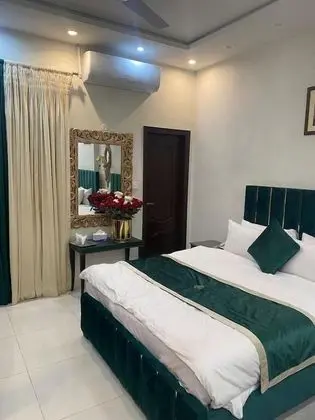 Deluxe Tek Büyük Yataklı Oda