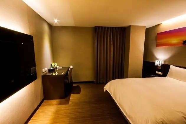Premium Tek Büyük Yataklı Oda