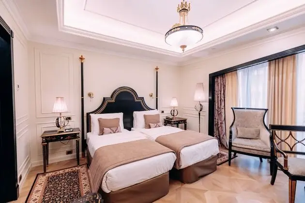 Deluxe Tek Büyük veya İki Ayrı Yataklı Oda