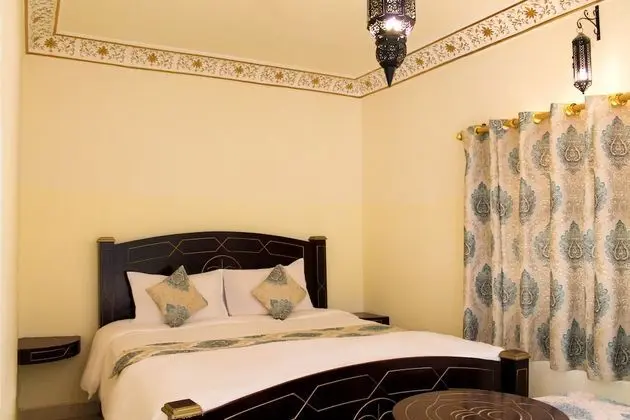 Deluxe Palm Room