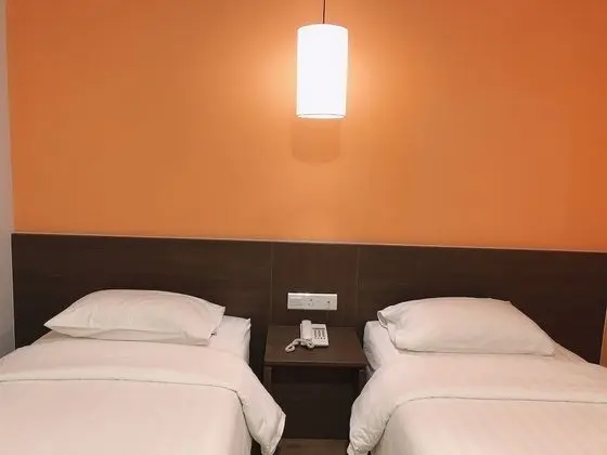 Business Tek Büyük Yataklı Oda