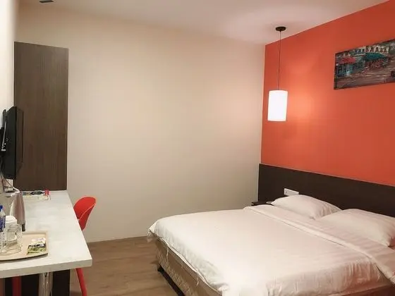 Business Tek Büyük Yataklı Oda