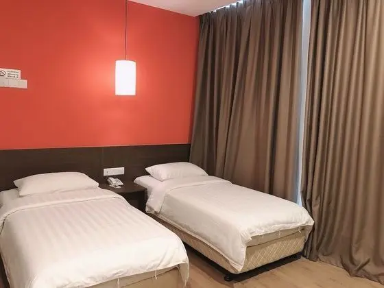 Business Tek Büyük Yataklı Oda