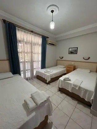 Triple, Bahçe Manzaralı