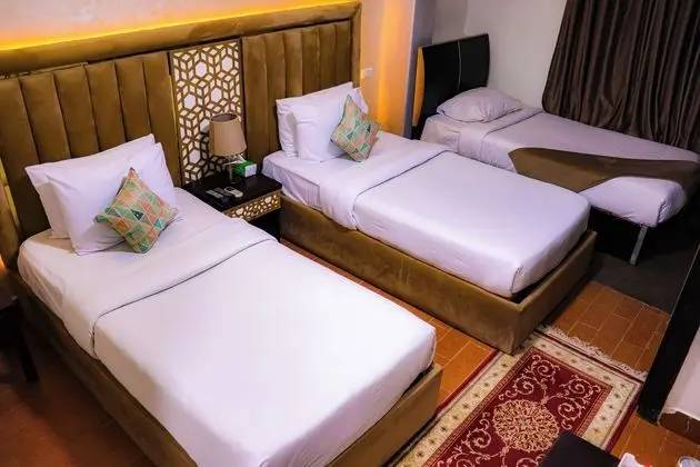 Deluxe Üç Kişilik Oda