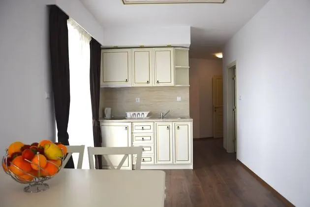 Apart Daire, 1 Yatak Odası, Balkon, Park Manzaralı