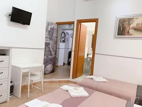 Deluxe Üç Kişilik Oda, Banyolu/Duşlu