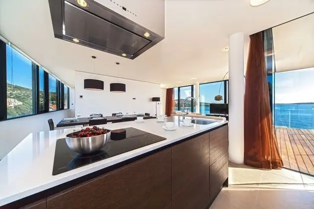 Superior Apart Daire, 2 Yatak Odası, Balkon, Deniz Manzaralı