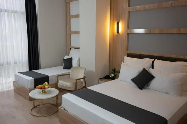 Triple, Şehir Manzaralı