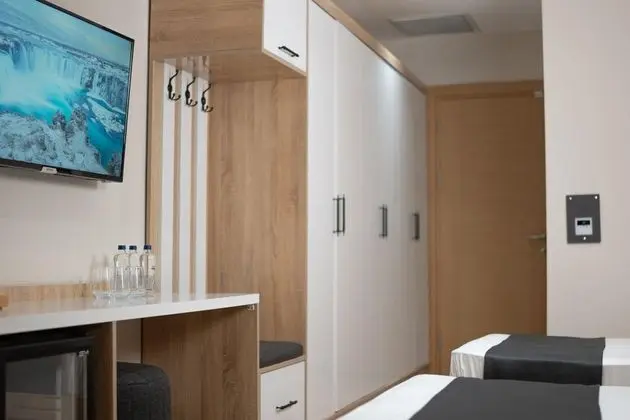 Triple, Şehir Manzaralı