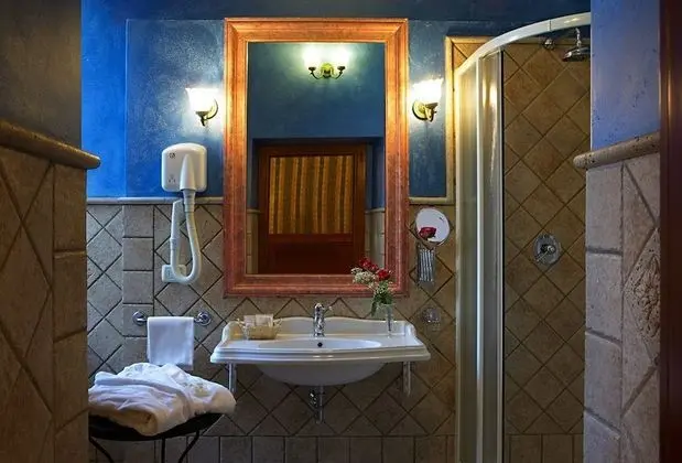 Classic Tek Büyük veya İki Ayrı Yataklı Oda