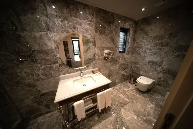 Junior Suite Room