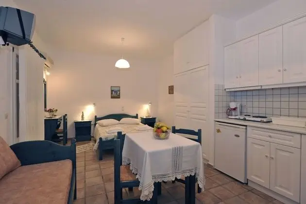 Stüdyo, Bahçe Manzaralı