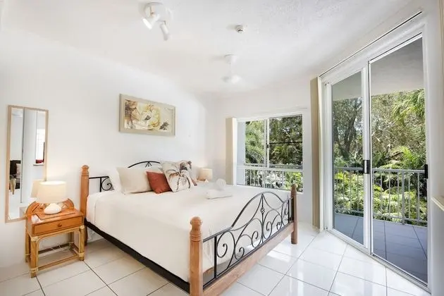 One-Bedroom King Apartment - Pool/Garden View