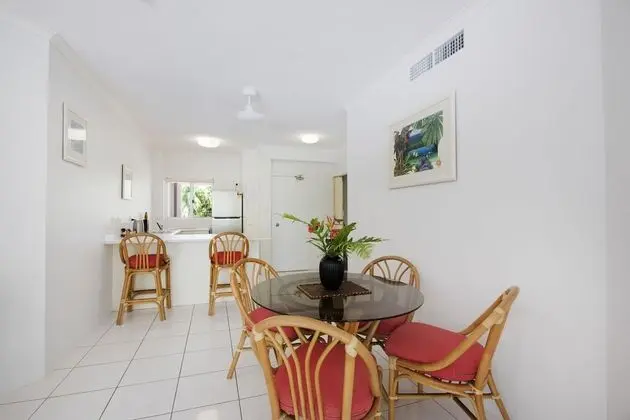 One-Bedroom King Apartment - Pool/Garden View