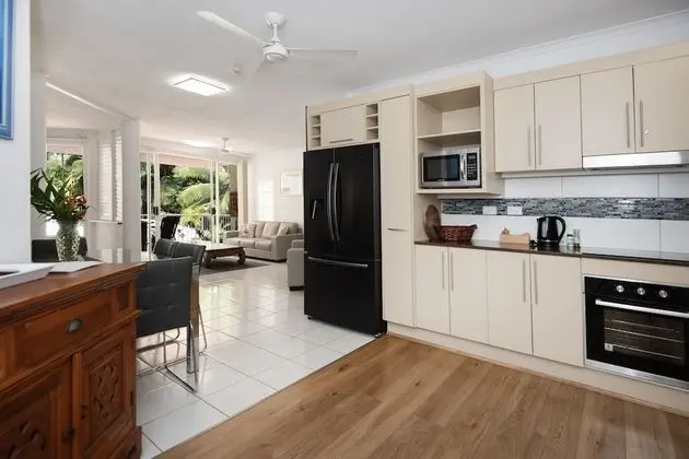 One-Bedroom King Apartment - Pool/Garden View
