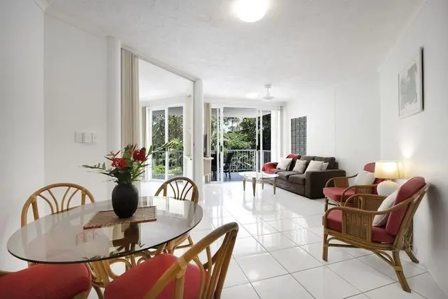 One-Bedroom King Apartment - Pool/Garden View
