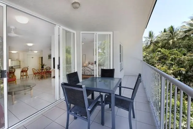 One-Bedroom King Apartment - Pool/Garden View