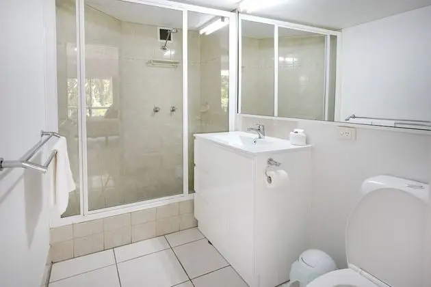 One-Bedroom King Apartment - Pool/Garden View