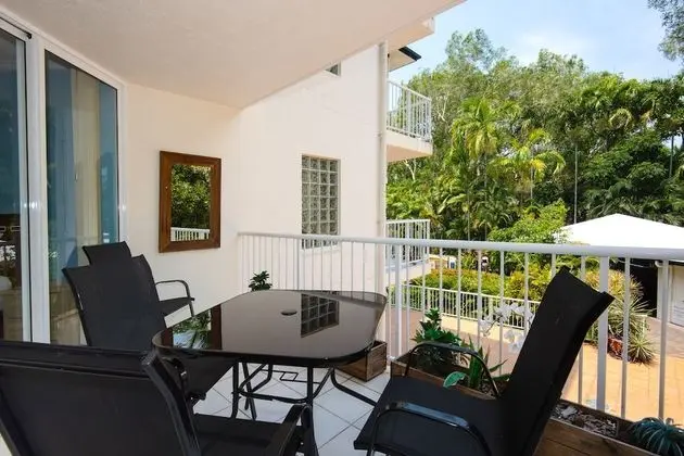 One-Bedroom King Apartment - Pool/Garden View