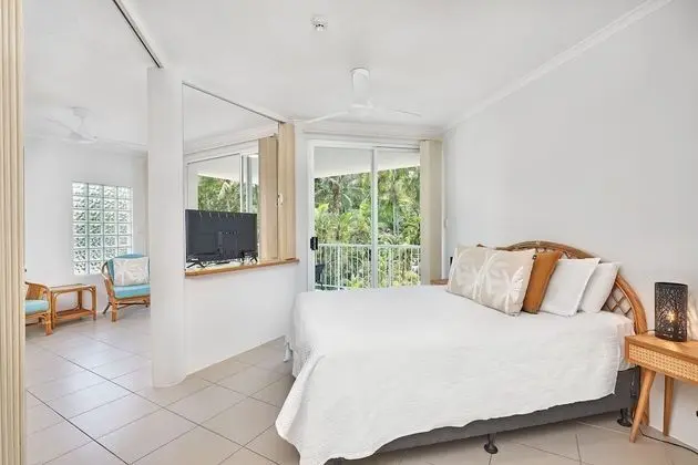 One-Bedroom Queen with Sofa Bed - Pool/Garden View