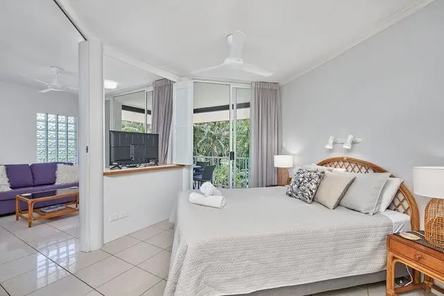 One-Bedroom Queen with Sofa Bed - Pool/Garden View