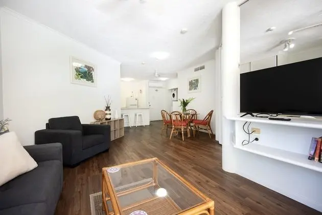 One-Bedroom Queen with Sofa Bed - Pool/Garden View