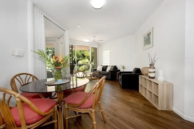 One-Bedroom Queen with Sofa Bed - Pool/Garden View