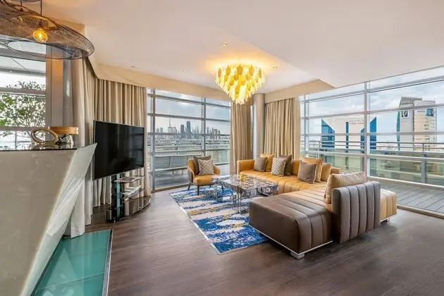 Golden Grand Suite Waterfront with Terrace with Hermes Amenities & Jacuzzi with Lounge Access