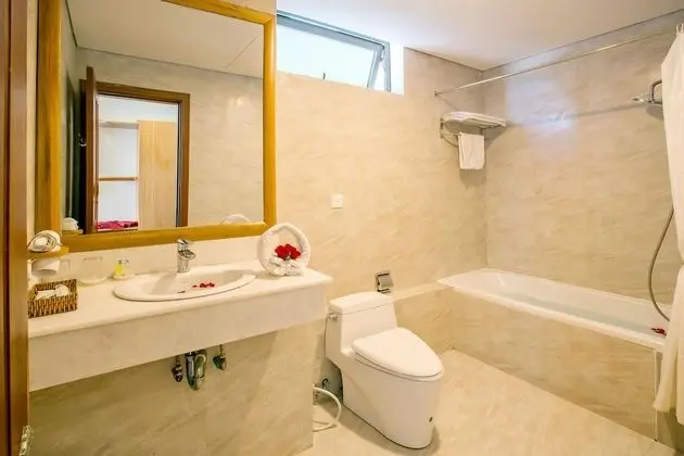 Deluxe Tek Büyük veya İki Ayrı Yataklı Oda, Balkon, Okyanus Manzaralı