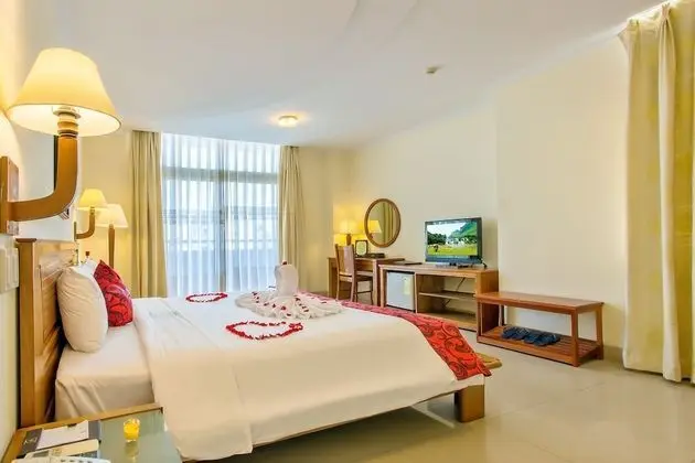 Deluxe Tek Büyük veya İki Ayrı Yataklı Oda, Balkon, Deniz Manzaralı