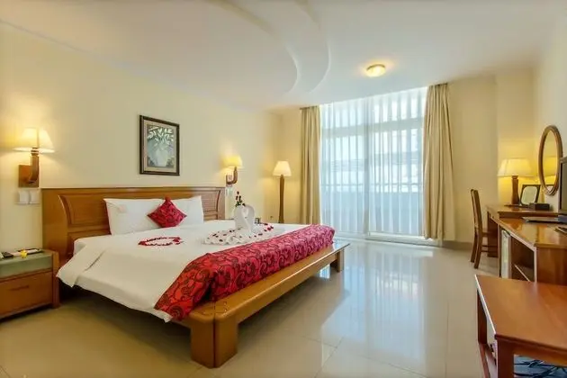 Deluxe Tek Büyük veya İki Ayrı Yataklı Oda, Balkon, Deniz Manzaralı