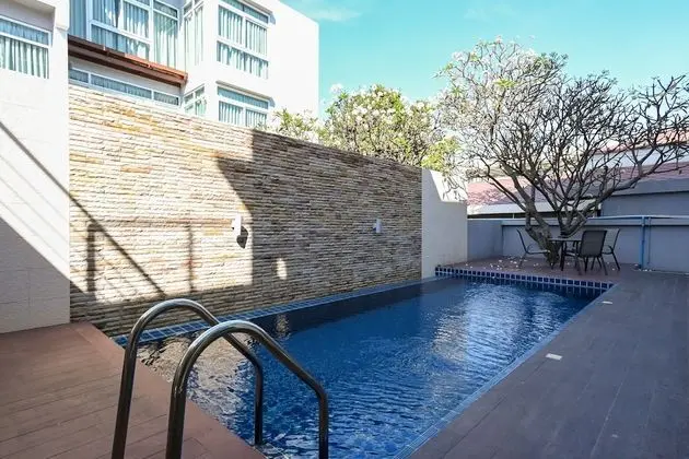 Golden Sea Pool Villa