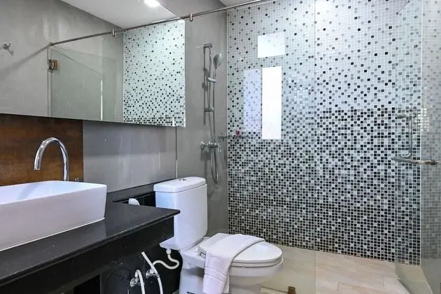 Golden Sea Pool Villa